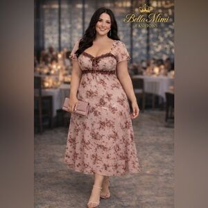 NWT Floral Lace Trim Dress size 2X 🌸🌺🌹
Barbie L